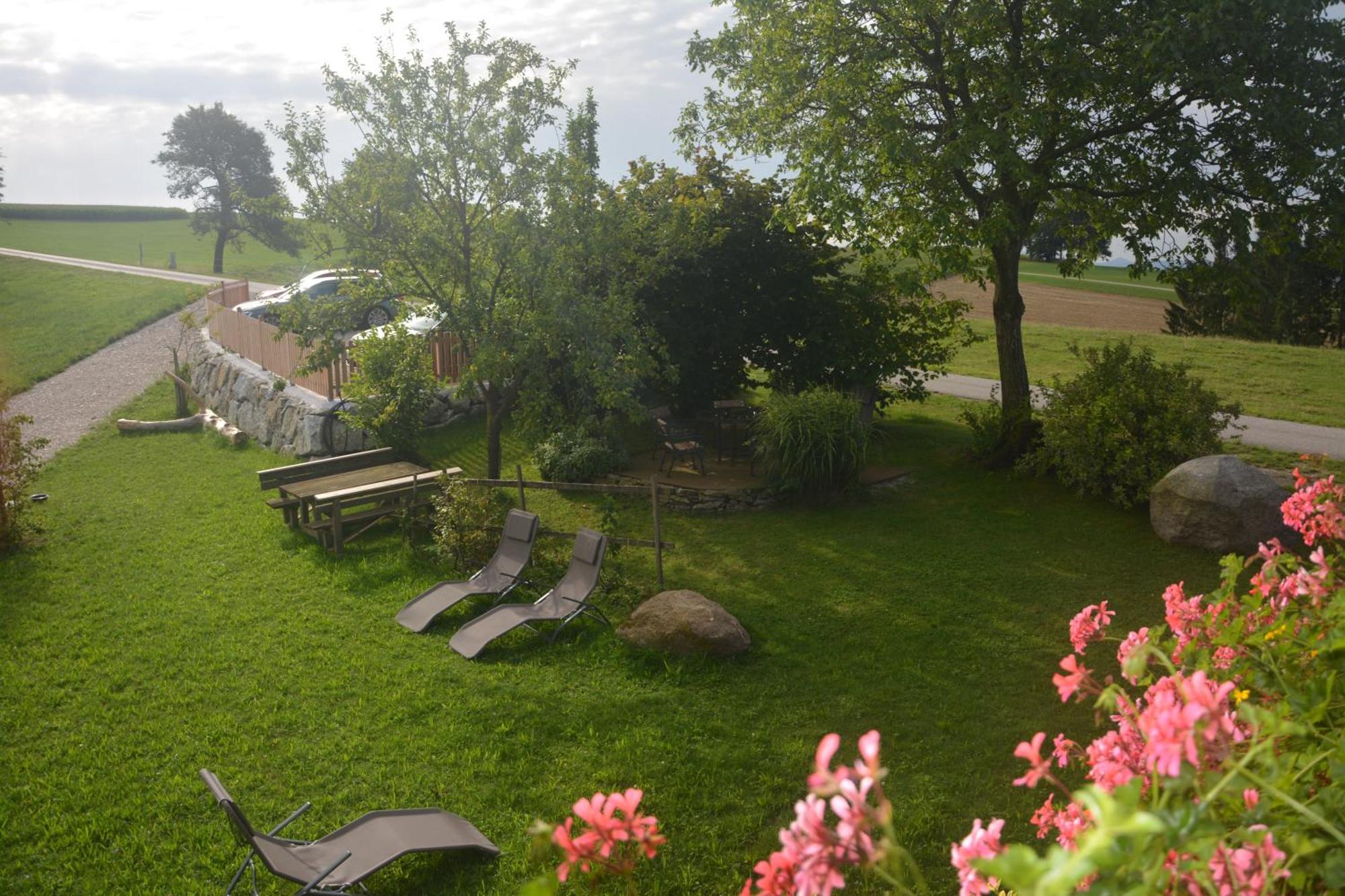 Bio-Bauernhof Haunschmid Ardagger Markt Exterior foto