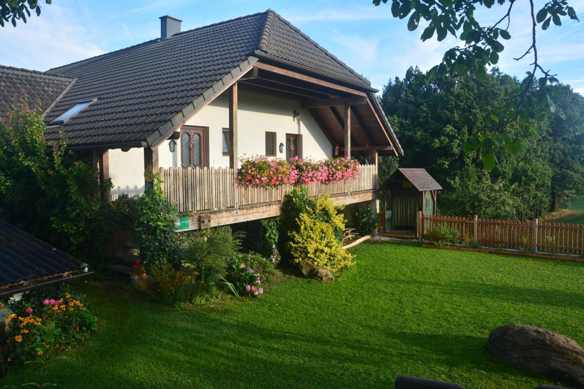 Bio-Bauernhof Haunschmid Ardagger Markt Exterior foto